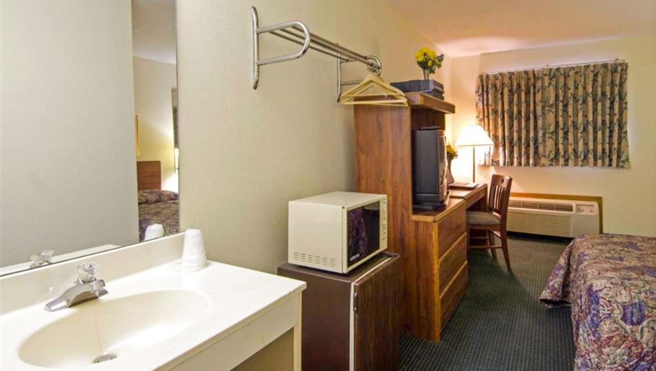 Economy Inn Express By Magnuson Worldwide Columbus Buitenkant foto